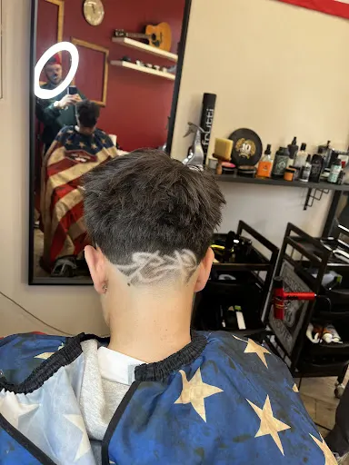 Hustler Cuts Barberhouse&Academy